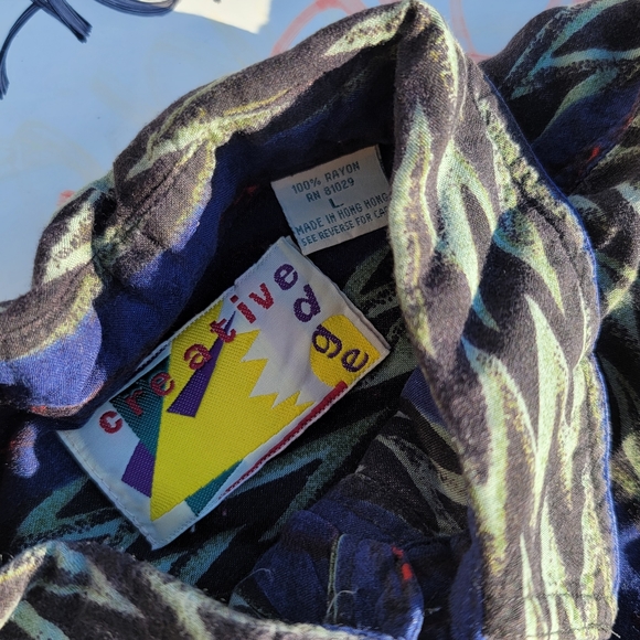 COPY - Vintage Retro Button Shirt Large - Picture 3 of 5